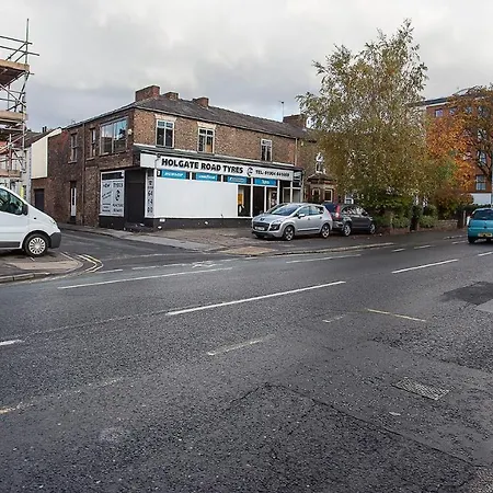 Holgate Lodge- Luxury Apartment, Close To City Centre *